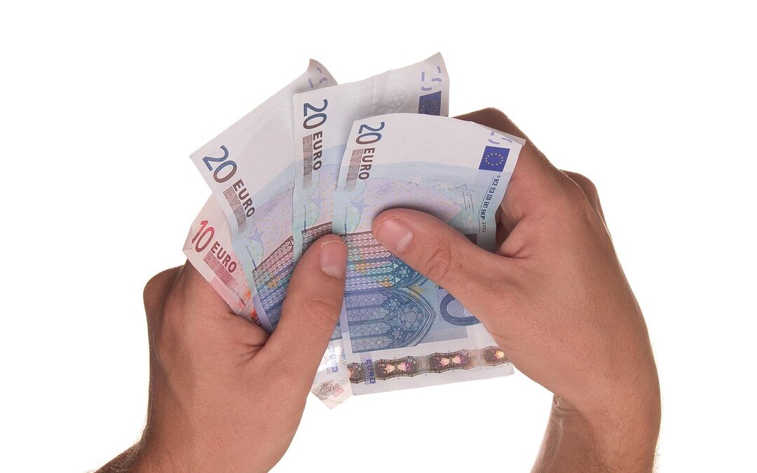 How Do You Evaluate Cash Vs. Financed Offers? | Cracking…